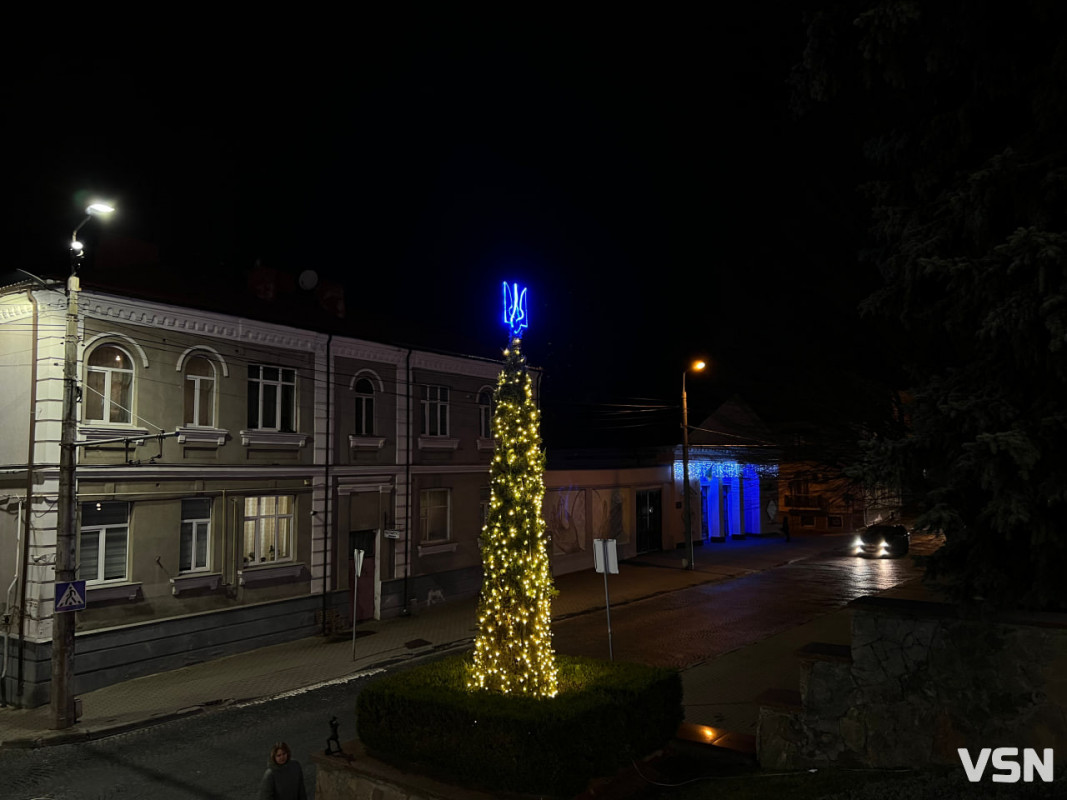 Останній день 2025 у Луцьку: місто в очікуванні Нового року. Фоторепортаж