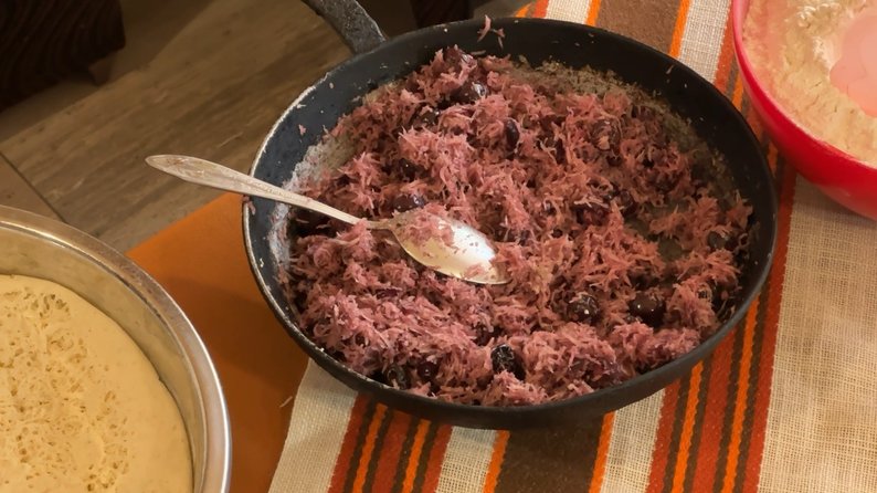 Пироги з цукровими буряками та вишнями: на Волині зберегли унікальний родинний рецепт