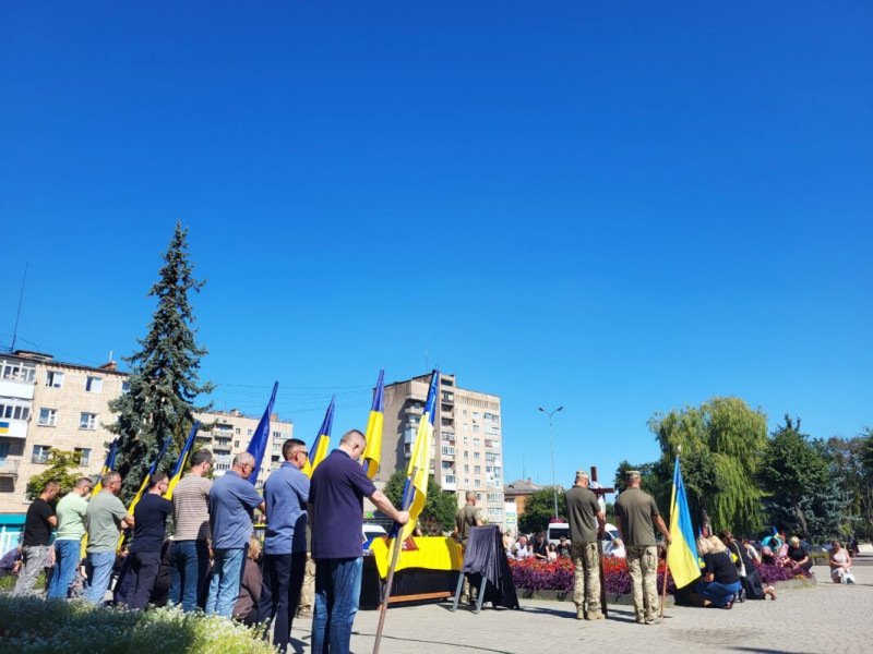 Після 22 місяців невідомості навіки додому повернувся Герой з Волині Олег Бортнік