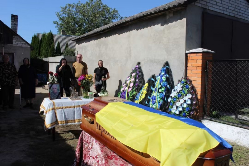 На Волині попрощалися з 44-річним Героєм Павлом Манюхіним, який поліг у бою на Сумщині