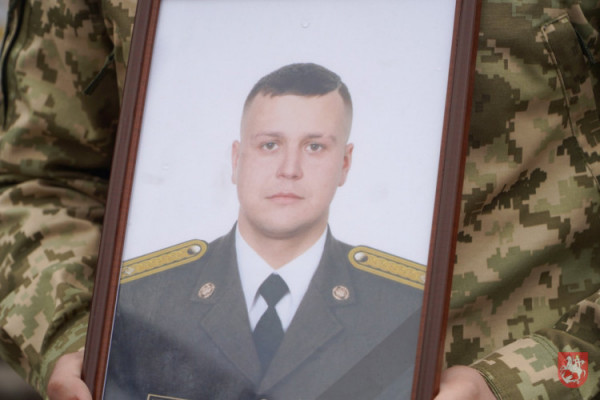 Залишилася 8-місячна дитина: У Володимирі попрощалися із Захисником України