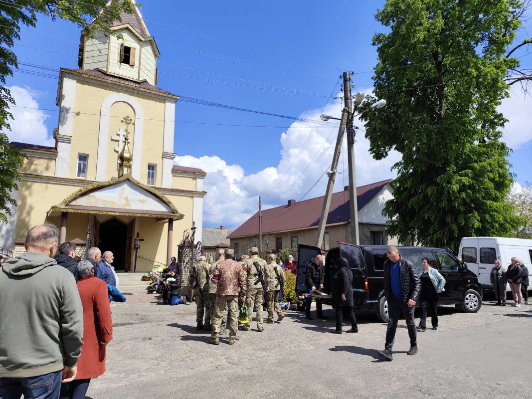 Важке поранення стало смертельним: на Волині попрощались з Героєм Сергієм Стернічуком