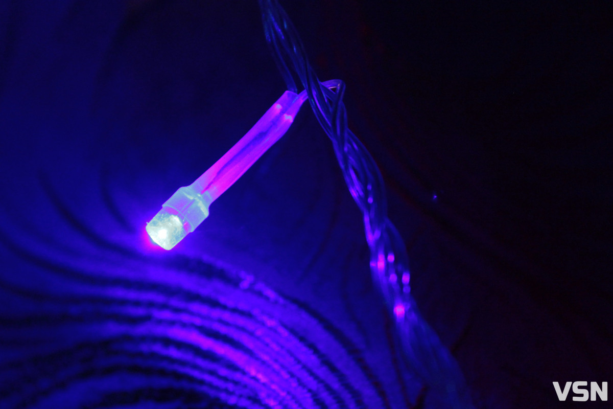 Скільки коштують новорічні гірлянди на ринку у Луцьку?