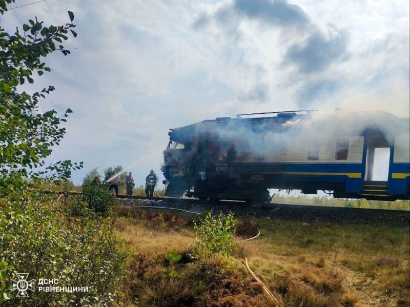 На Рівненщині горів пасажирський потяг