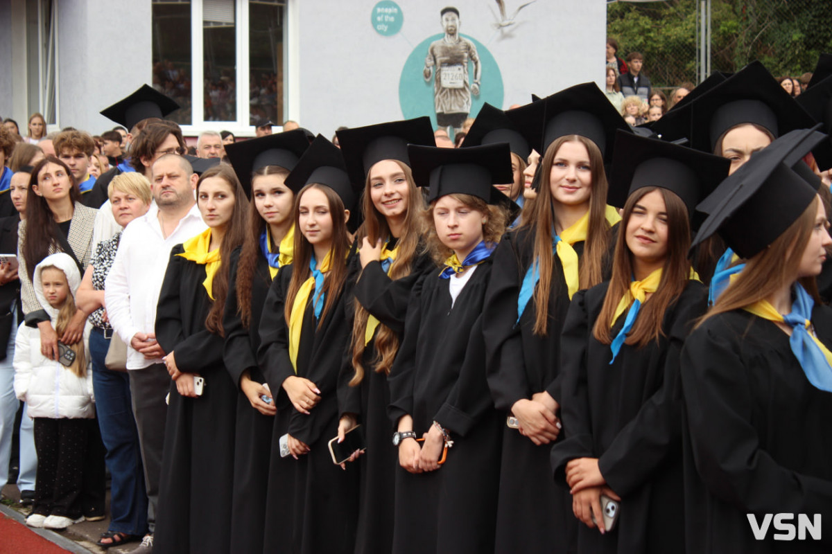 У Луцьку понад 3,4 тисячі першокурсників офіційно стали студентами ВНУ імені Лесі Українки