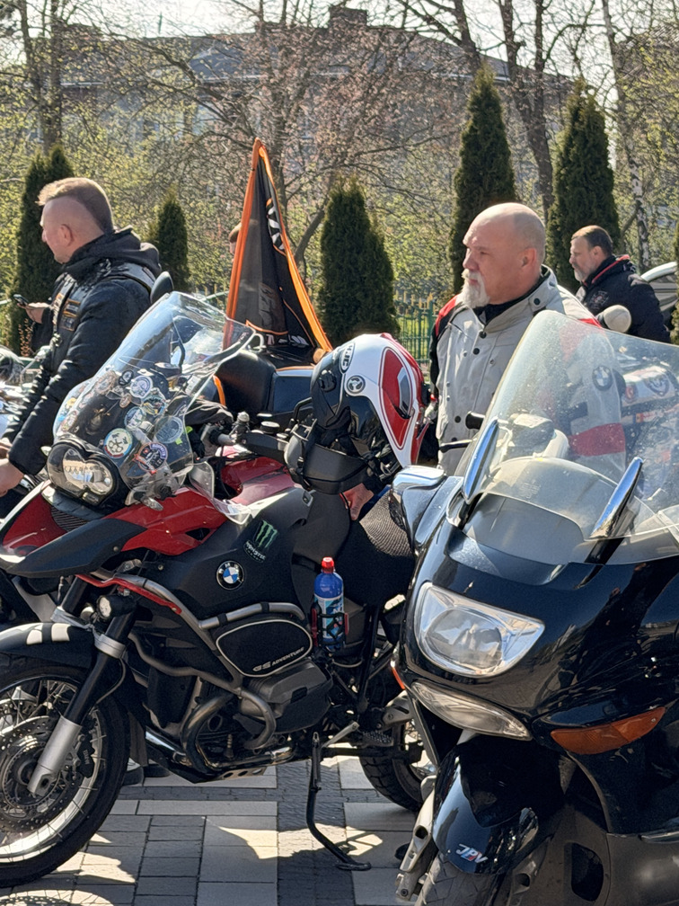 Байкери з усієї Волині за благословінням приїхали у Володимир