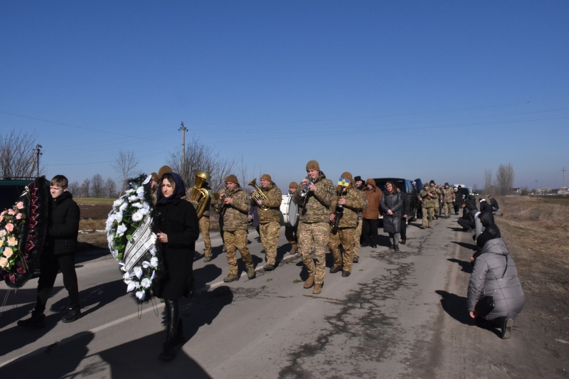 Дорогою додому зупинилося серце: на Волині попрощалися із військовим Анатолієм Стасюком
