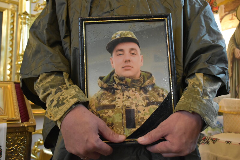 Навіки 29: у Луцькій громаді попрощалися з Героєм Назарієм Корольчуком