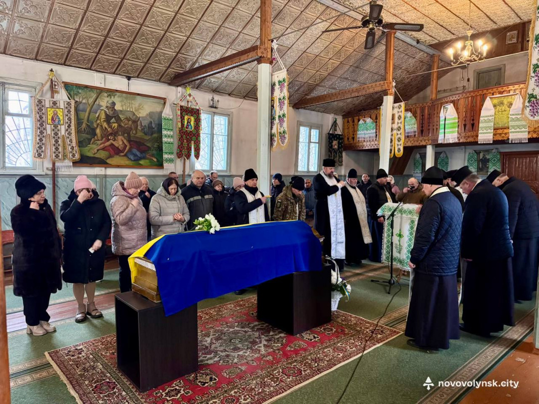 ДНК-експертиза обірвала надії: на Волині попрощалися з Героєм Святославом Василюком