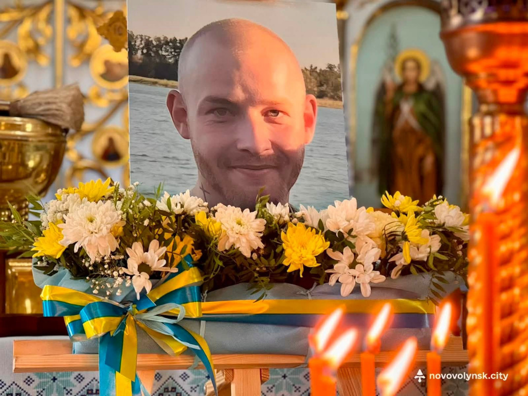 На Волині попрощалися із 26-річним захисником Дмитром Роотом