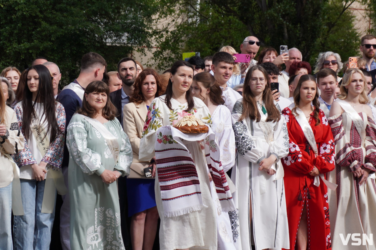 Останній дзвоник у Луцькому ліцеї №21: як це було