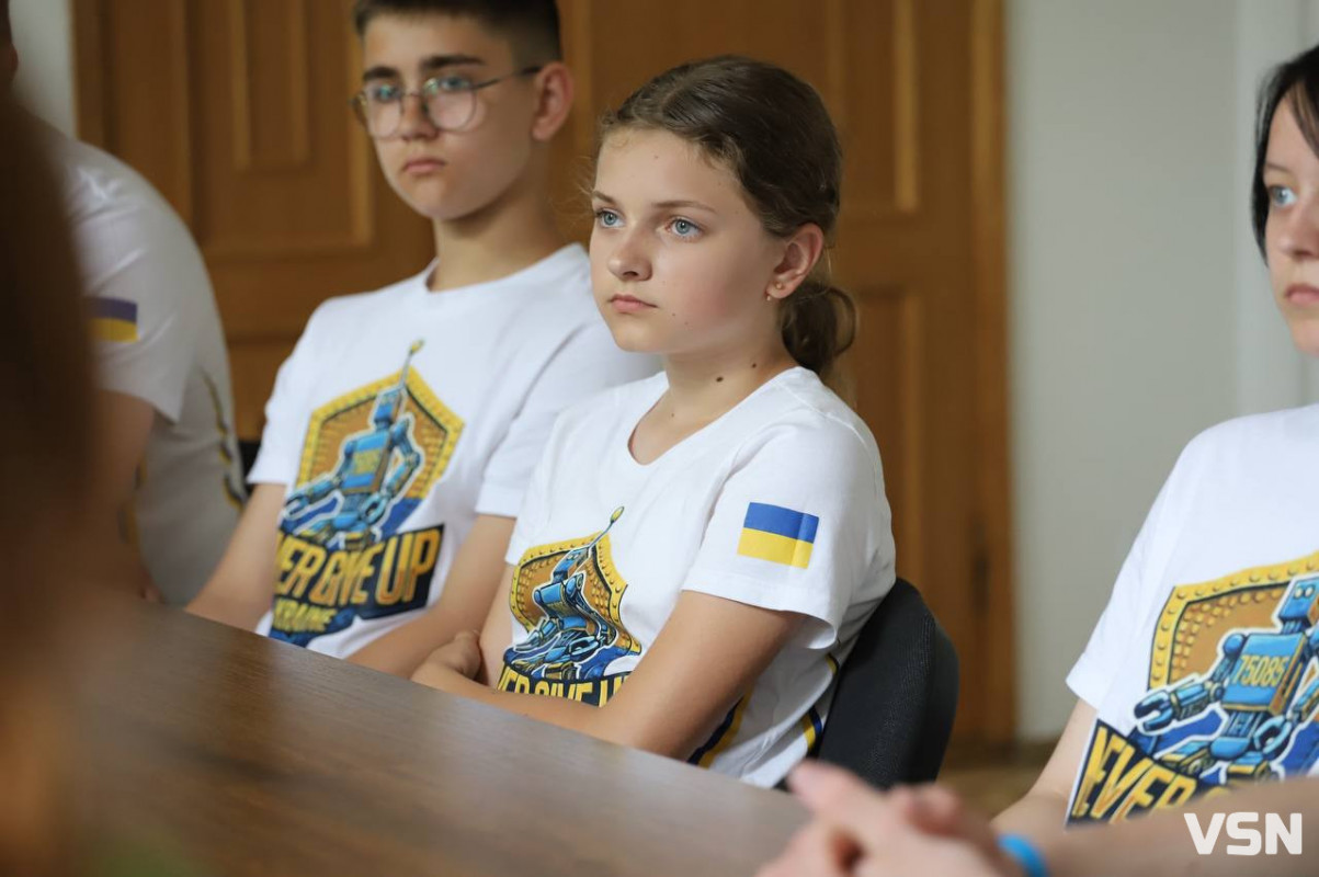 Школярі з Волині створили пристрій для очищення археологічних артефактів і стали чемпіонами світу у США