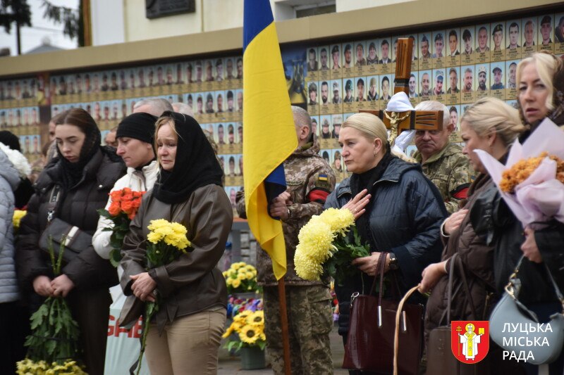 З 2014 року допомагав військовим, а потім сам пішов на фронт: у Луцьку провели в останню путь Героя Володимира Тарановича