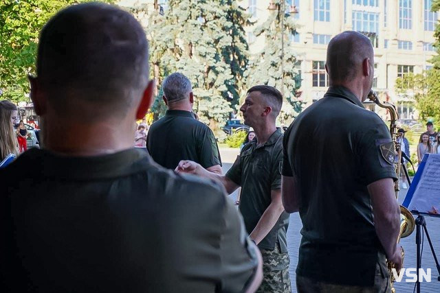 Особливий захід просто неба: у центрі Луцька відбувся концерт військового оркестру