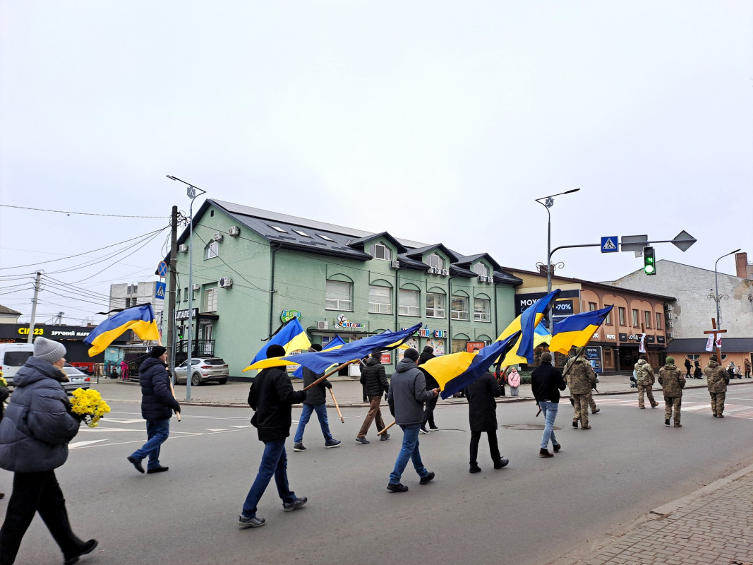 Дві втрати в одні громаді: на Волині попрощалися з Героями Артемом Абрамчуком та Юрієм Гусаром