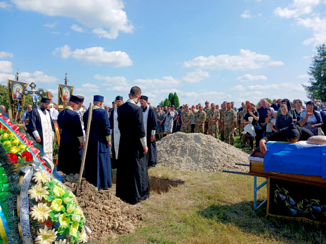 Був не раз поранений, але повертався на фронт: на Волині попрощалися з Героєм Михайлом Мітурою