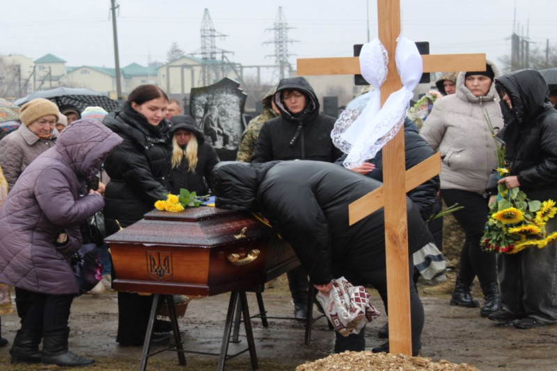 Вісім місяців родина плекала надію: на Волині попрощались з Героєм Сергієм Кв'ятковським