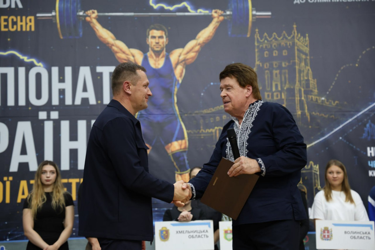 Боротьба за Олімпіаду-2028: у Луцьку стартував чемпіонат України з важкої атлетики