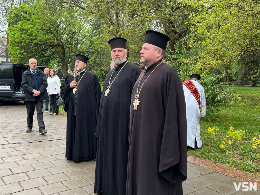 «Згадуємо невинно убієнних червоною і коричневою чумою українців»: у Луцьку вшанували пам’ять загиблих у Другій світовій війні