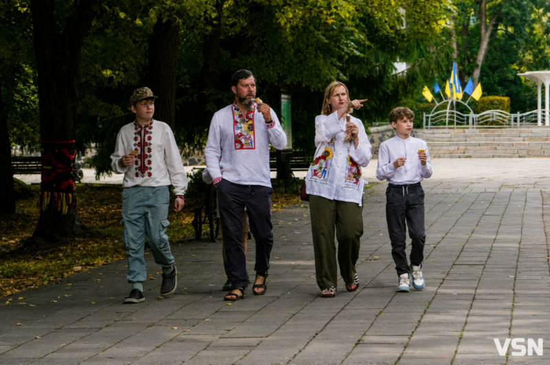 Луцьк у вишиванках: святкові образи містян у День Незалежності