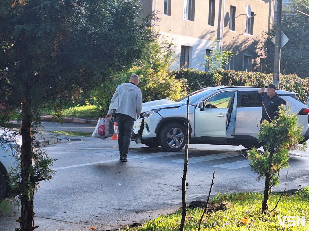 Аварія у Луцьку: один постраждалий у лікарні. Фото