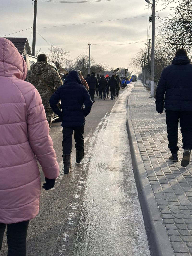 Отримав тяжке поранення біля Бахмута: на Волині всім селом прощалися з Героєм Миколою Назарчуком. Фото