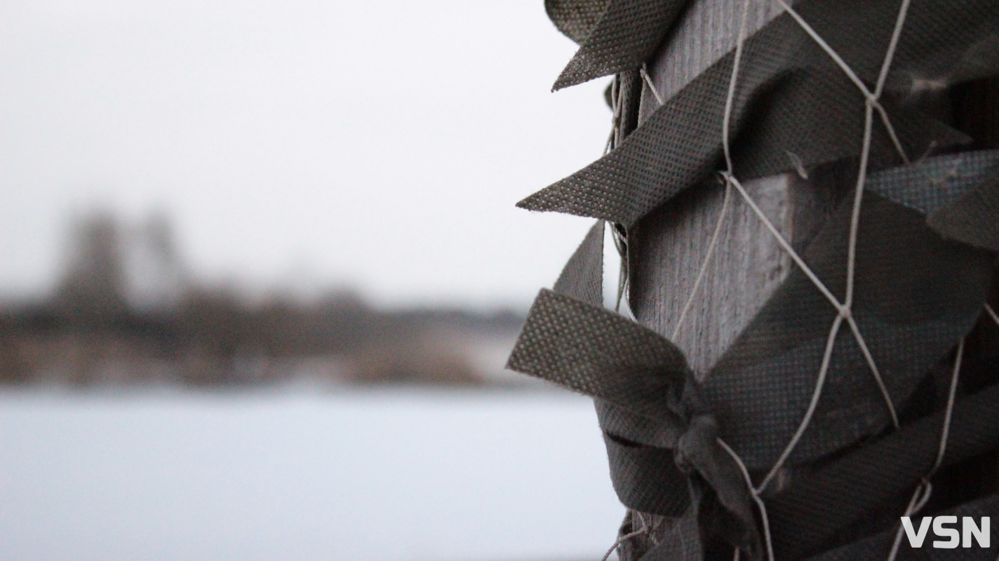 Крига 10 сантиметрів та жерлиці на щуку: фоторепортаж із зимового ставка у селі на Волині