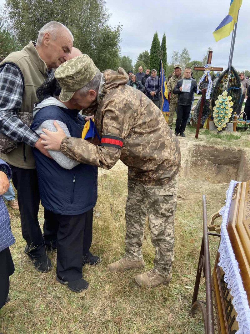 Навіки молодий: на Волині попрощались з Героєм Віктором Дідуком