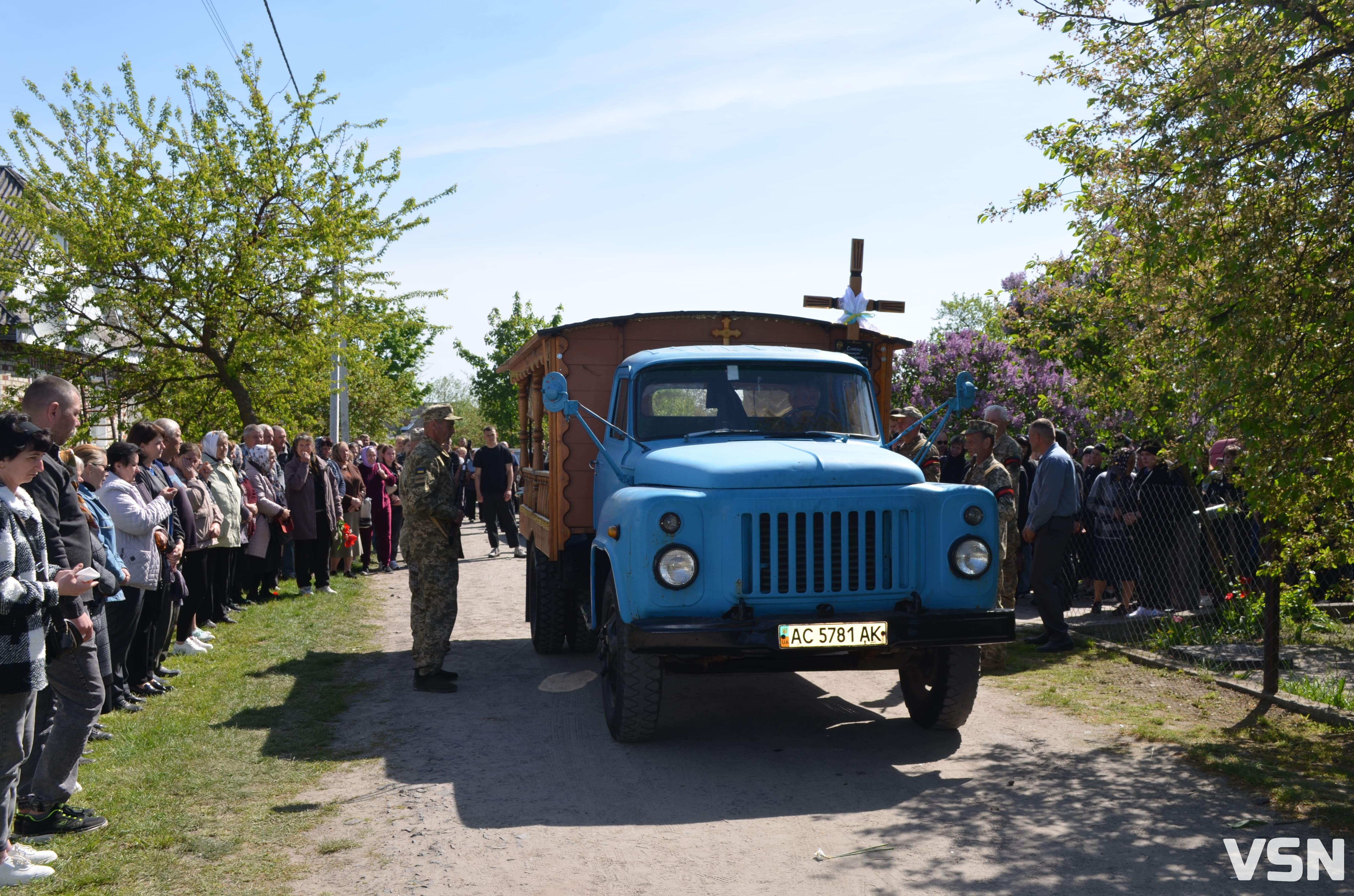Був людиною, до якої тягнулося серце: на Волині попрощалися з 26-річним Героєм Дмитром Слюсарем