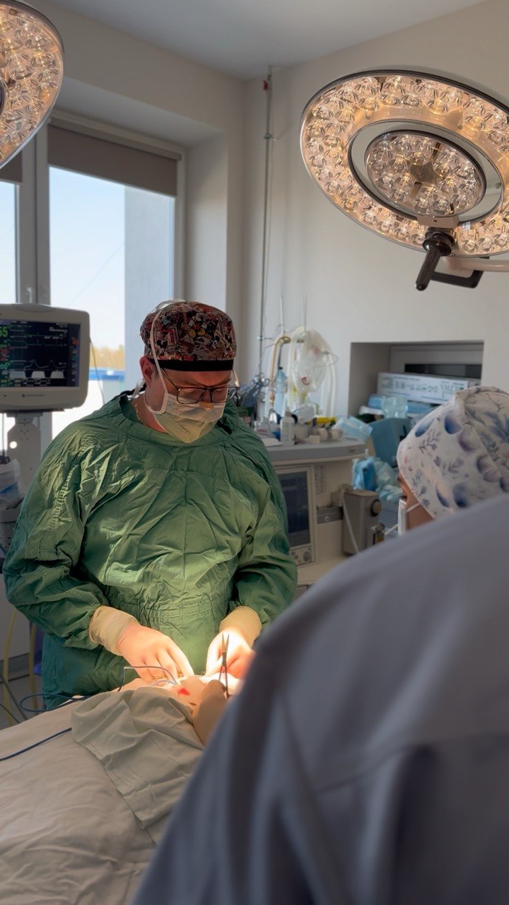 Маленькій лучанці Єві з двобічною нефробластомою провели надскладну операцію та зберегли обидві нирки