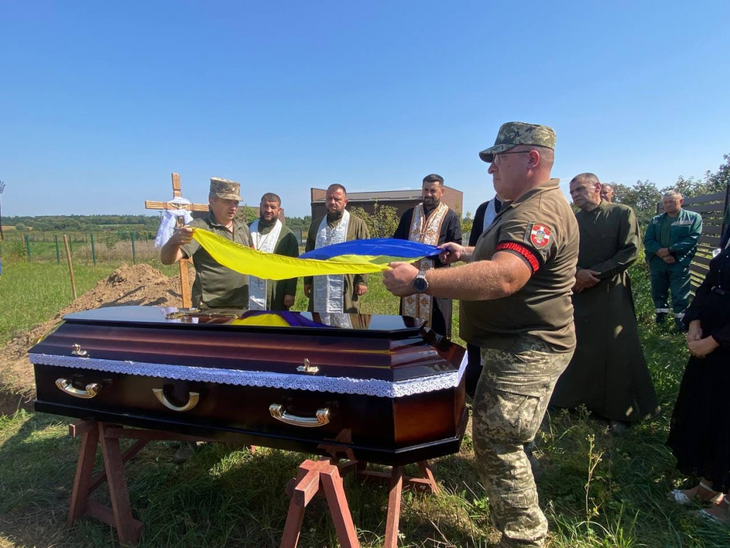 Загинув у 33 річницю Незалежності України: на Волині попрощалися із Героєм Андрієм Саком