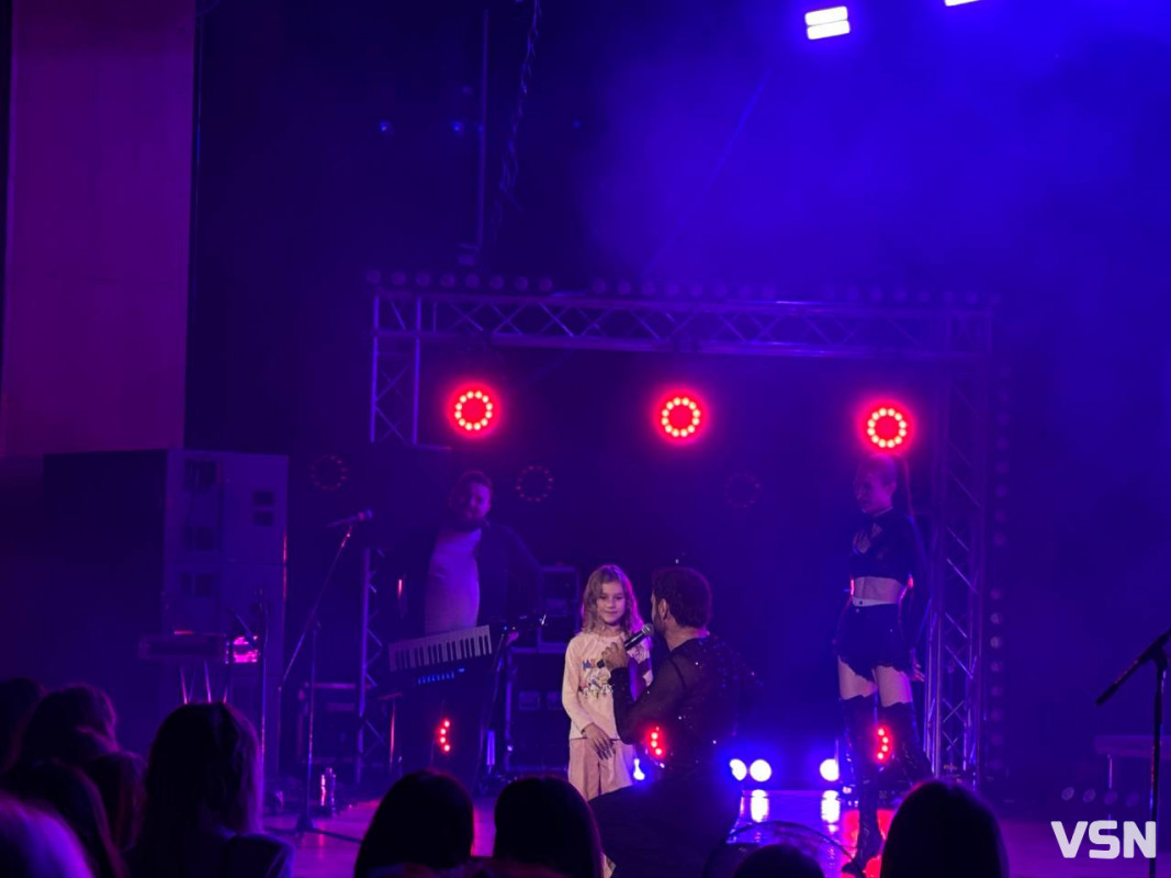 «Пінаколада» дарує другу молодість»: Віталій Козловський зібрав повний зал у Луцьку