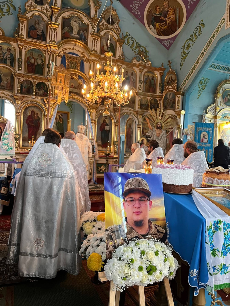 На Волині поховали 21-річного Захисника Віктора Сігнаєвського, який загинув у день народження від удару «Шахеда» по потягу