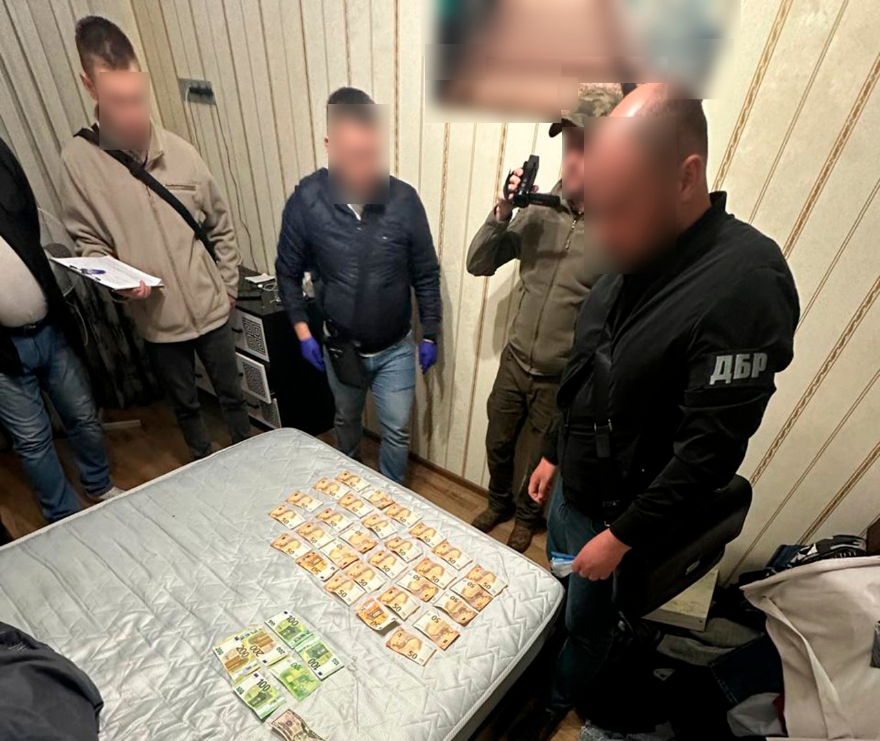 6 тисяч доларів за «переправу»: буковинський коп організував незаконну втечу ухилянтів через «Ягодин»