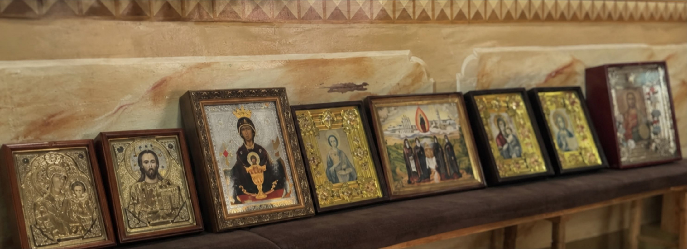 На Волині у двох храмах зберігатимуть ікони, врятовані зі зруйнованої церкви в Гуляйполі