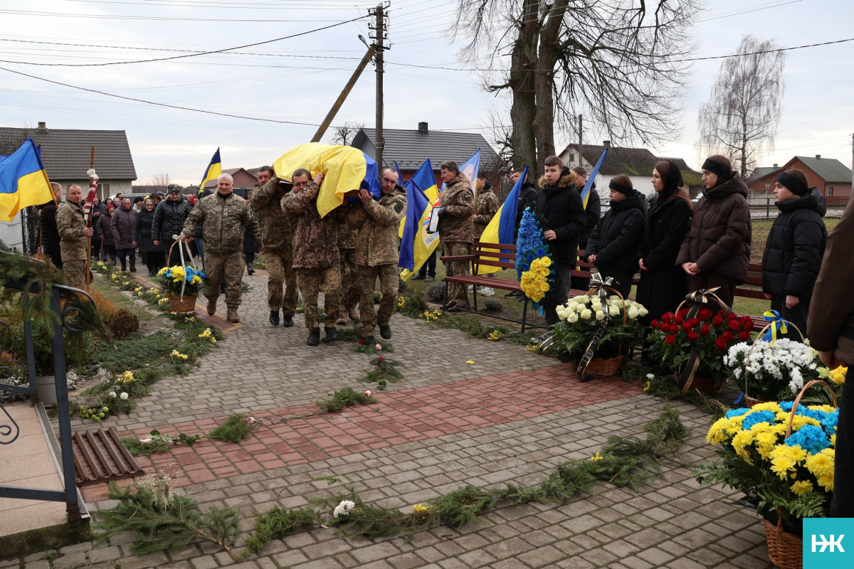 Рік надії й очікування: на Волині попрощалися з Героєм Віктором Фесиком