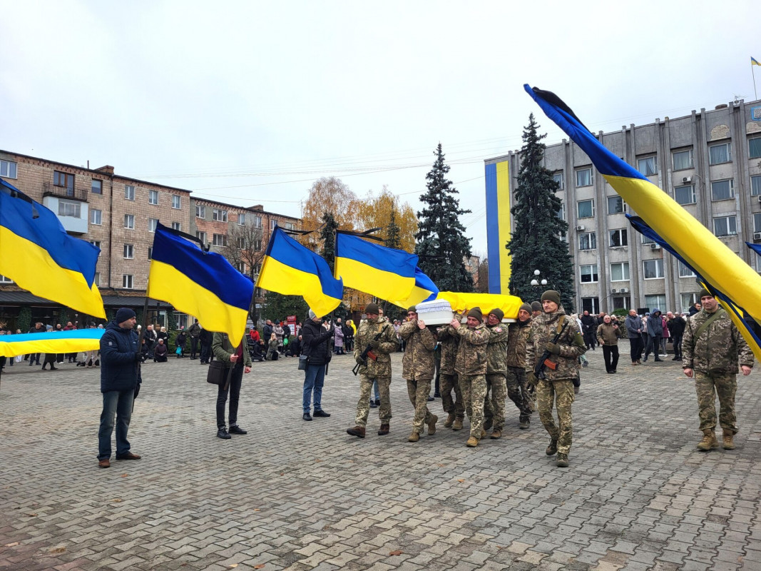 Поховали в переддень дня народження: на Волині попрощалися із Героїнею Мариною Ізотовою