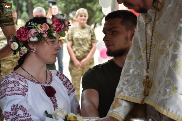 На Донеччині одружилися дві пари волинських військових