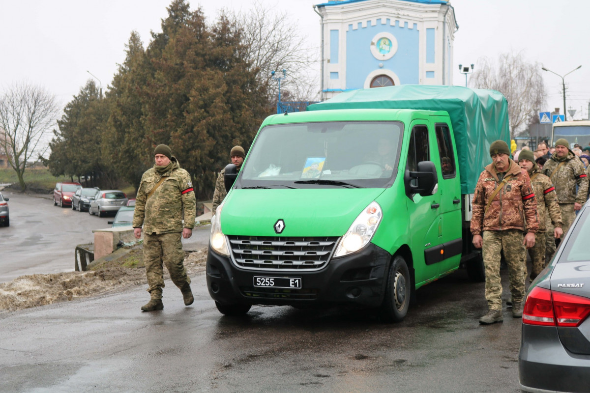 Пів року вважали зниклим безвісти: на Волині всім селом прощалися з 31-річним Героєм Іваном Майструком. Фото