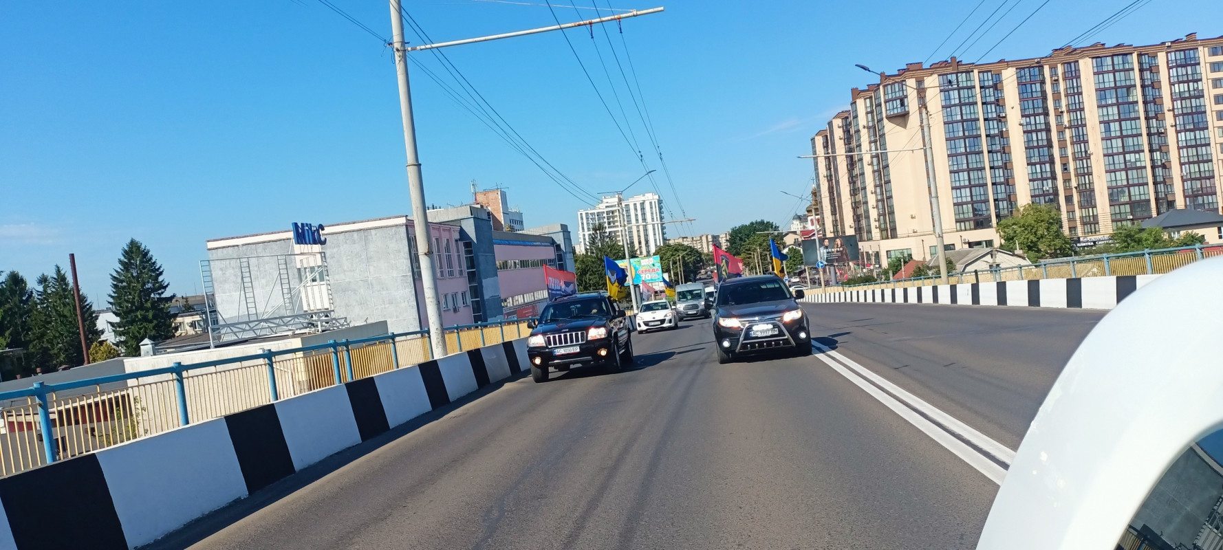 Три доньки втратили батька: на Волині попрощалися з Героєм Сергієм Петровим