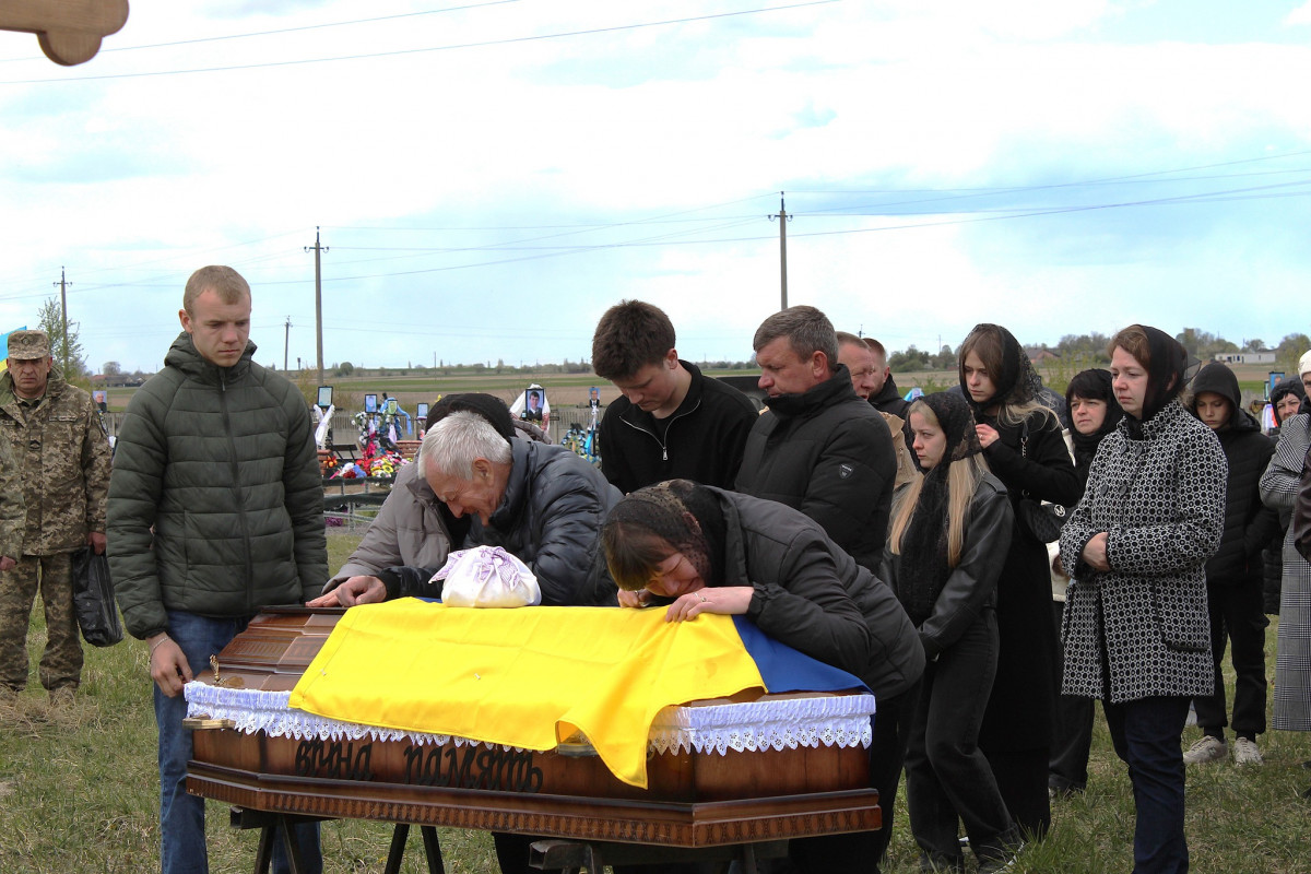 Майже два з половиною роки невідомості: на Волині в останню путь провели Героя Андрія Климюка