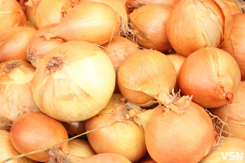 Скільки коштує картопля, морква та інші овочі на ринку у Луцьку?