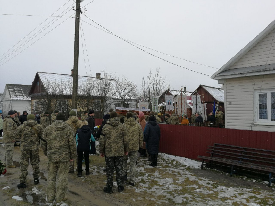 Остання дорога додому: на Волині Вічний спочинок знайшов Герой Олександр Бондарук