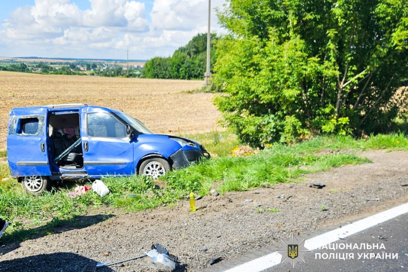 Авто перетворилося на купу брухну: волинянин потрапив у моторошну ДТП у Рівненській області