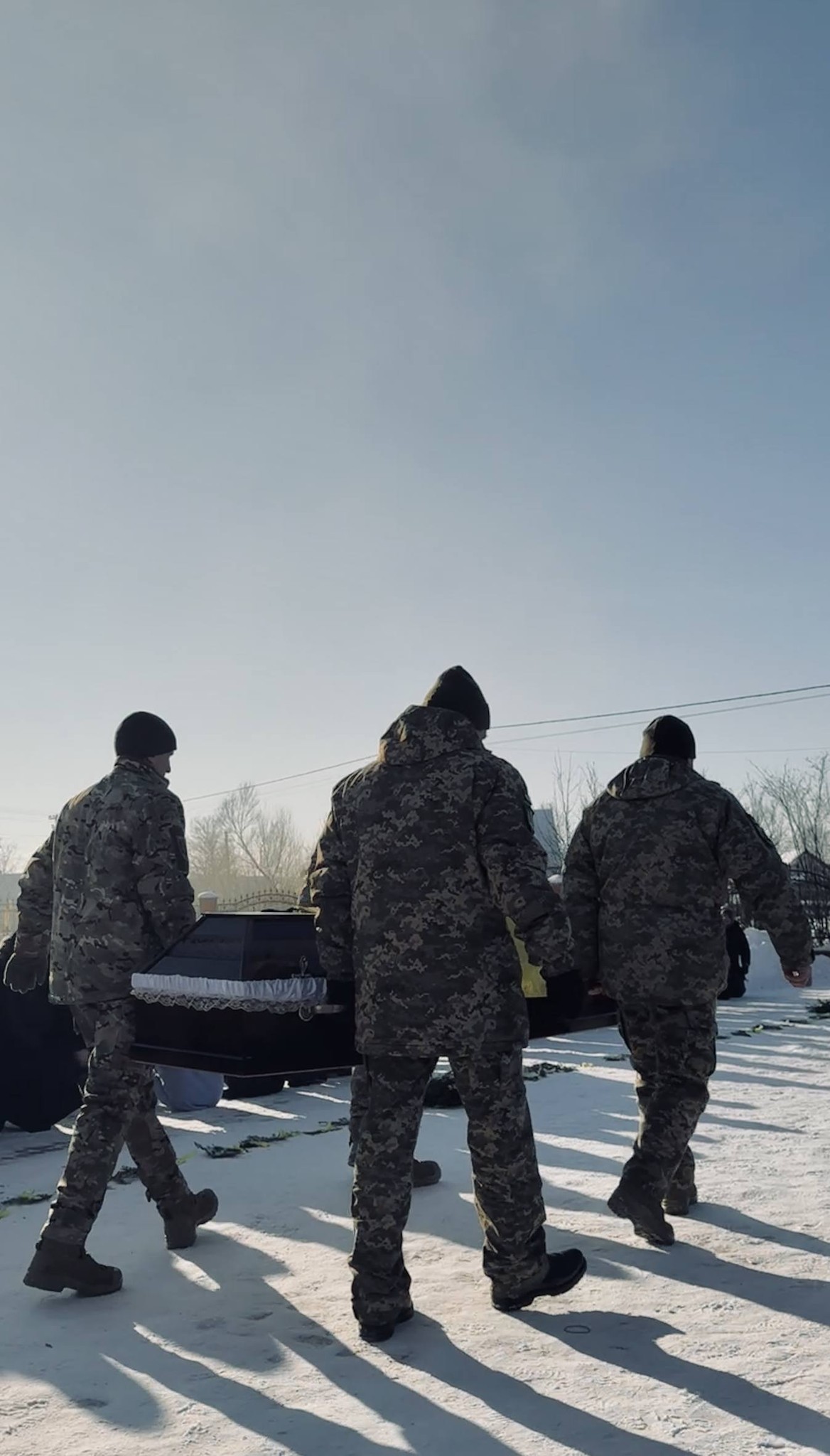 Понад два роки вважався зниклим безвісти: на Волині попрощалися з Героєм Олегом Півнем