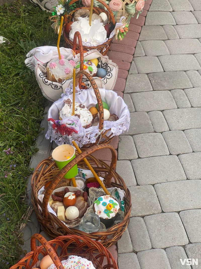 Як на Волині освячують великодні кошики. Фото