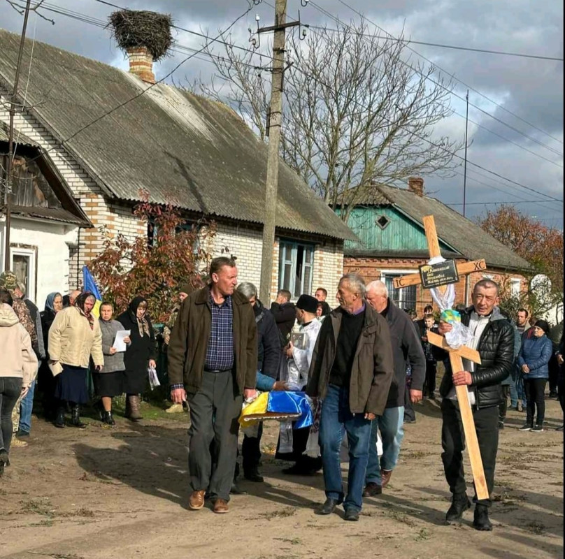 Загинув у відпустці у результаті ДТП: у рідному селі на Волині з почестями поховали воїна Олега Тананайка