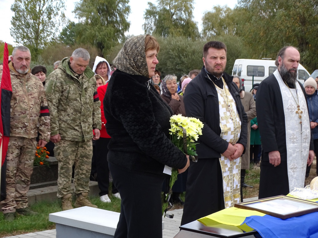 Майже рік вважався зниклим безвісти на Волині попрощались з Героєм Олександром Жуком
