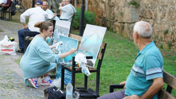 Волинська художниця влаштувала благодійний аукціон у Туреччині, щоб допомогти дітям-сиротам