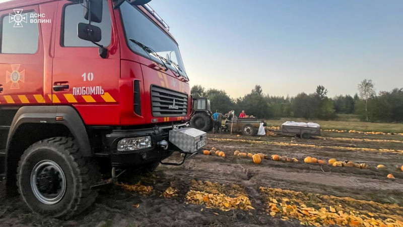 На Волині чоловікові затиснуло ногу в подрібнювачі комбайна